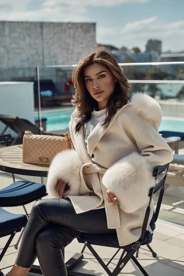 Luxurious fake fur coat with hood - Miraee Paris