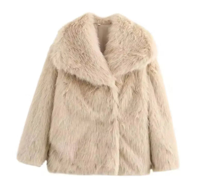 Luxurious faux fur coat - Miraee Paris