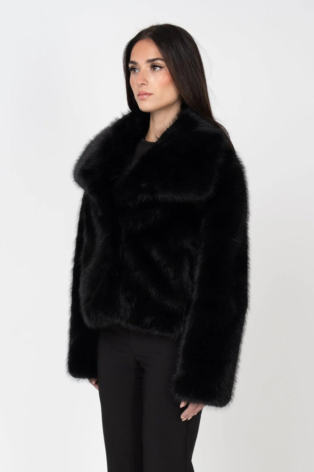 Luxurious faux fur coat - Miraee Paris