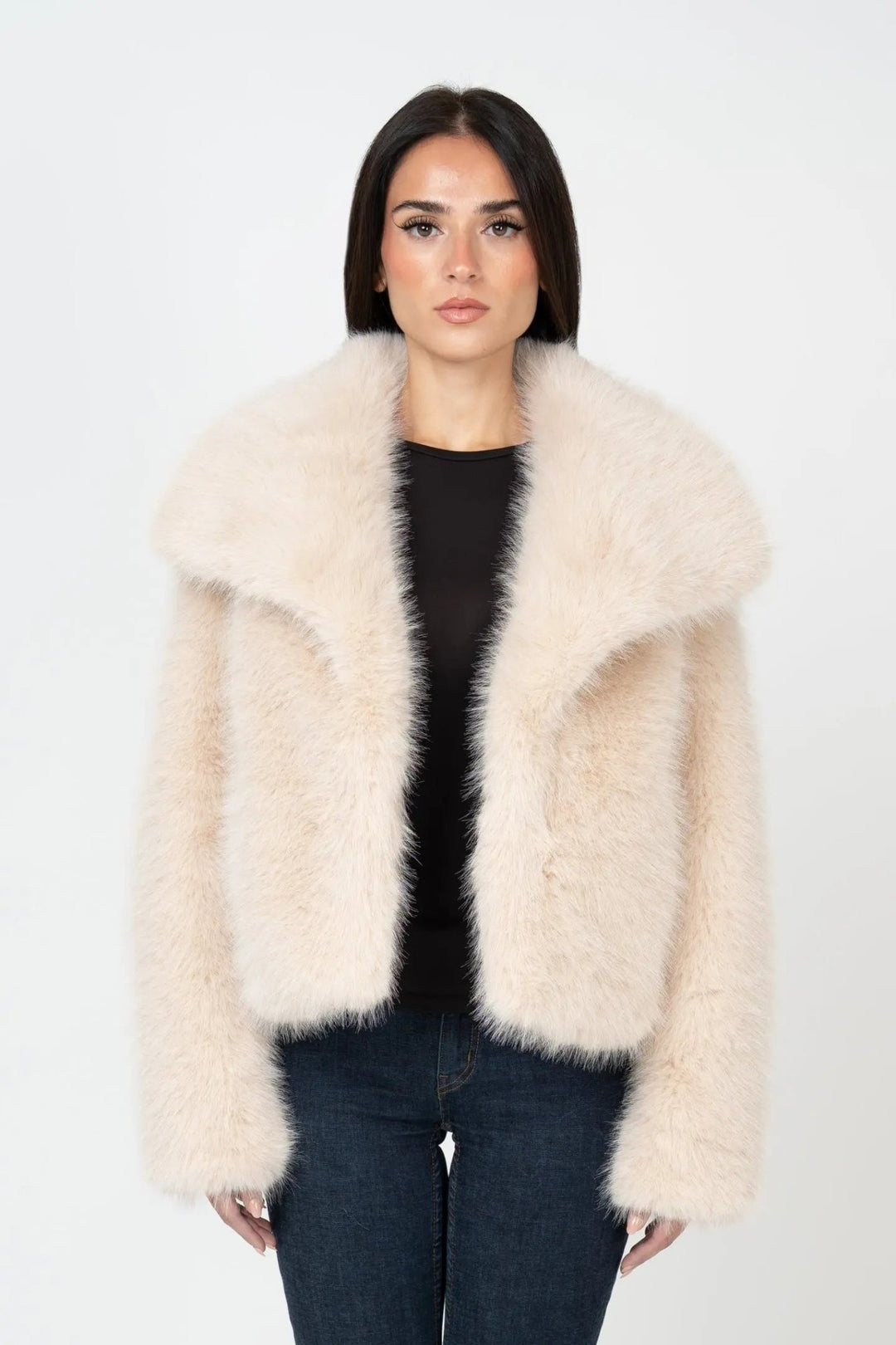 Luxurious faux fur coat - Miraee Paris