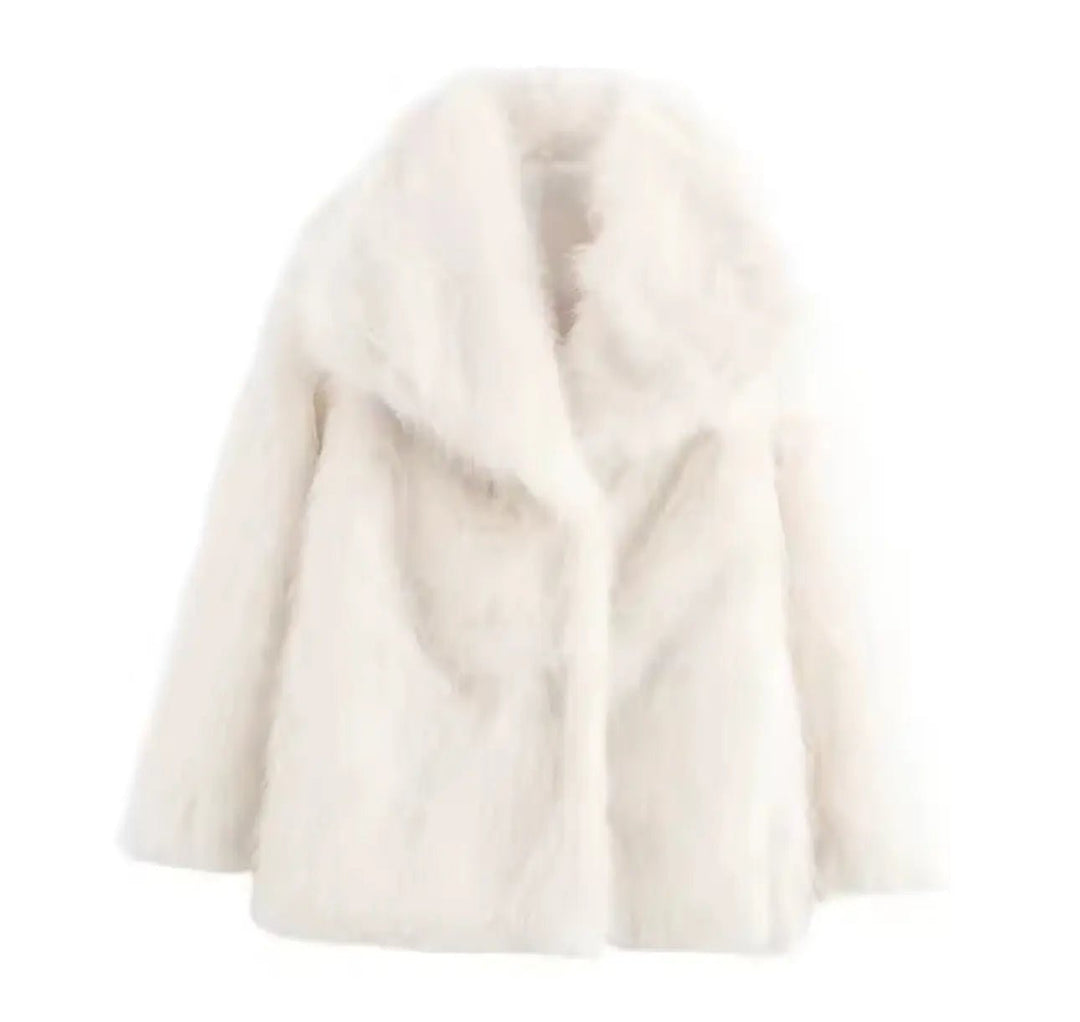 Luxurious faux fur coat - Miraee Paris