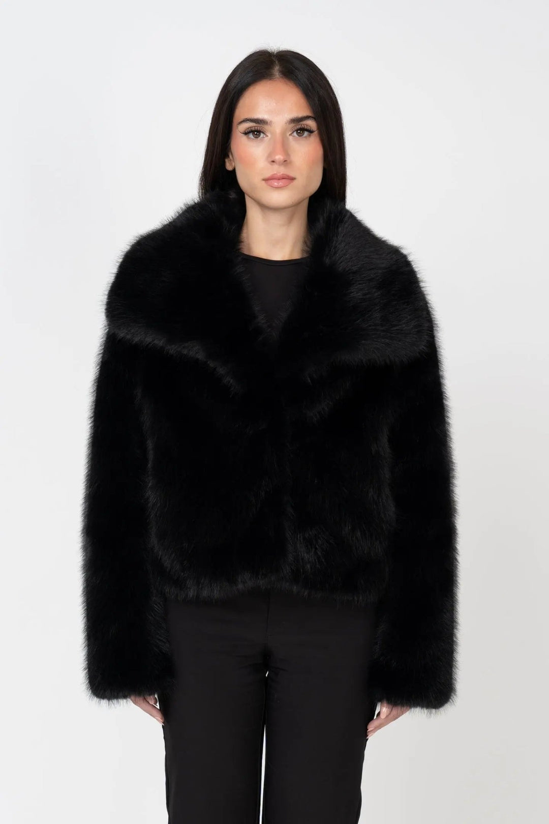 Luxurious faux fur coat - Miraee Paris