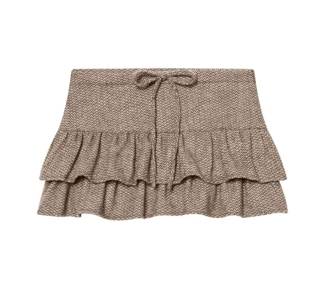 MARINA – Luxuriöses Damen‑2‑Teiler‑Set. Eleganter, rüschiger Rock in braunem Ton für stilvolle Outfits.