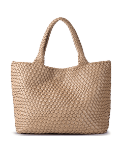 MIRAEE-UNIFORM-2026 | MAYA – Große Geflochtene Tote Bag aus Veganem Leder – Apricot – freigestellte Produktansicht auf weißem Hintergrund