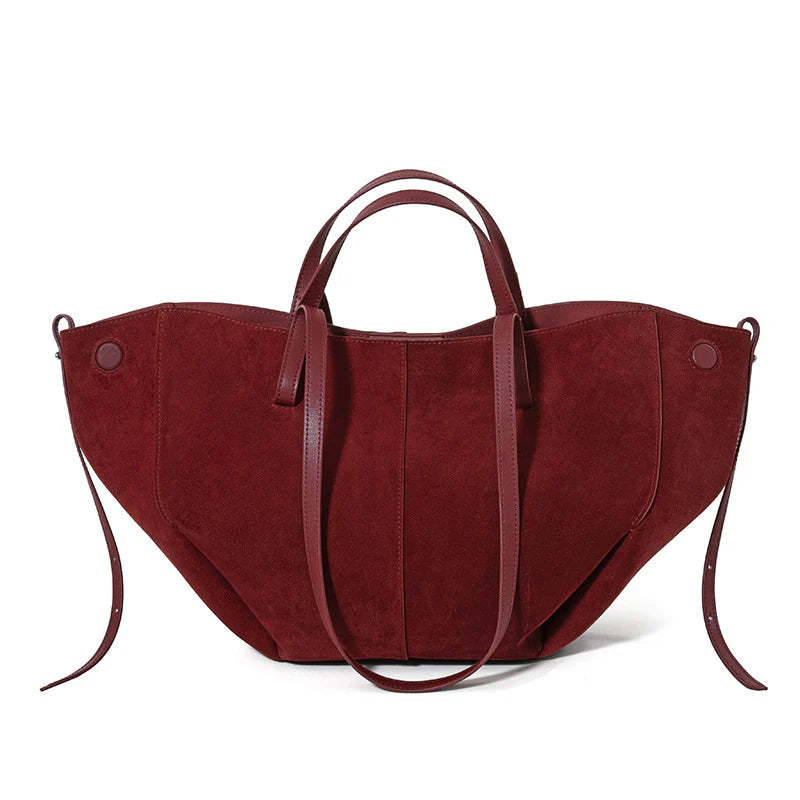 AMARA – Stylische Damenhandtasche in rotem Wildleder-Look von Miraee Paris für elegante Outfits.