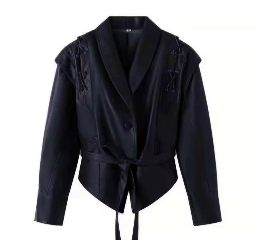 Miraéeparis Suede-Optik Damenjacke – Dunkelbraun mit Taillengürtel & Schnürdetails.