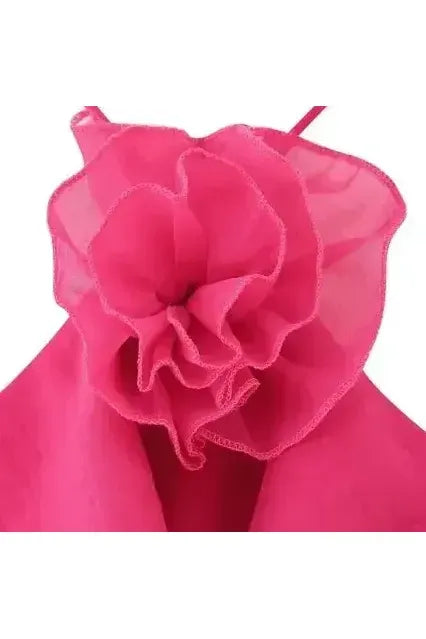 Miraée Paris – Rüschen-Layer-Kleid mit zarter Blumen-Applikation in Fuchsia und eleganten Spaghettiträgern.