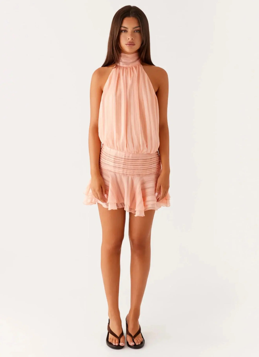 Lace Dream Dress – Zeitlose Eleganz mit verspieltem Twist.