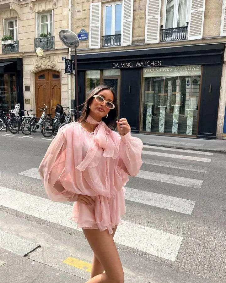 Celina Plissee Kleid in Roséglanz.