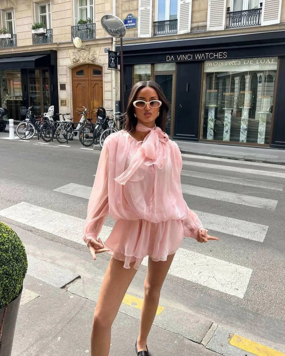 Celina Plissee Kleid in Roséglanz.