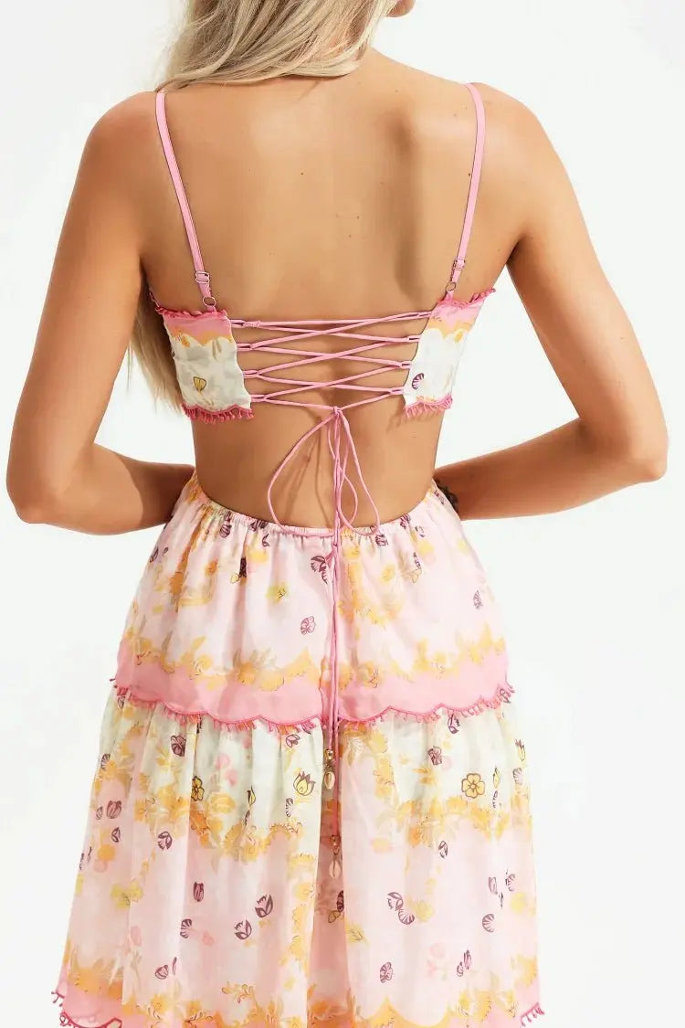 Floraler Traum in Rosa – Das Statement-Kleid des Sommers.