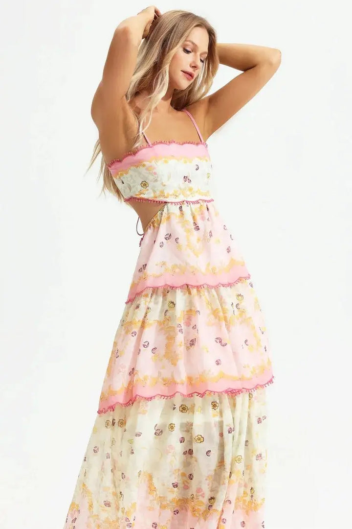 Floraler Traum in Rosa – Das Statement-Kleid des Sommers.