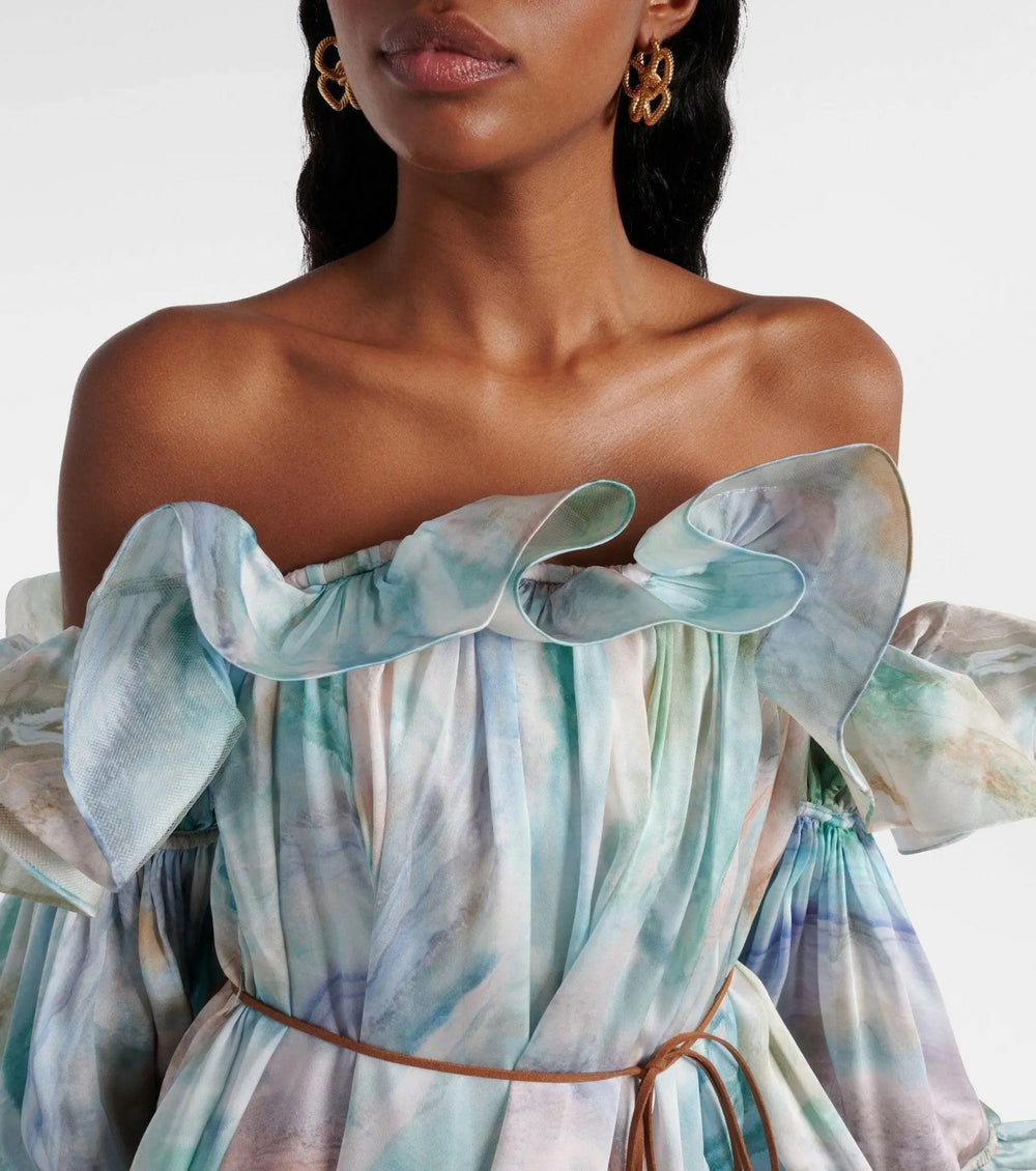 Iridescent Garden – Rüschenkleid im Aquarell-Look.