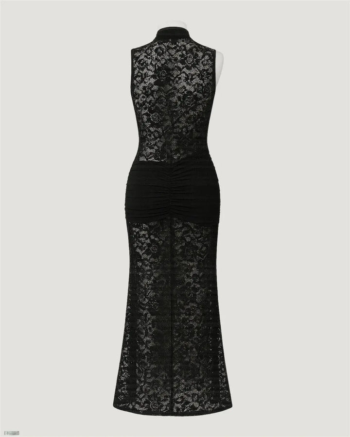 Midikleid aus Spitze mit Keyhole-Ausschnitt.