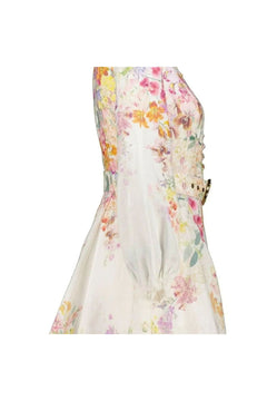 Miraée Paris Aurora Bloom – Kleid mit Gürtel in zartem Aquarell-Floralmuster, perfekt für Frühling und Sommer.