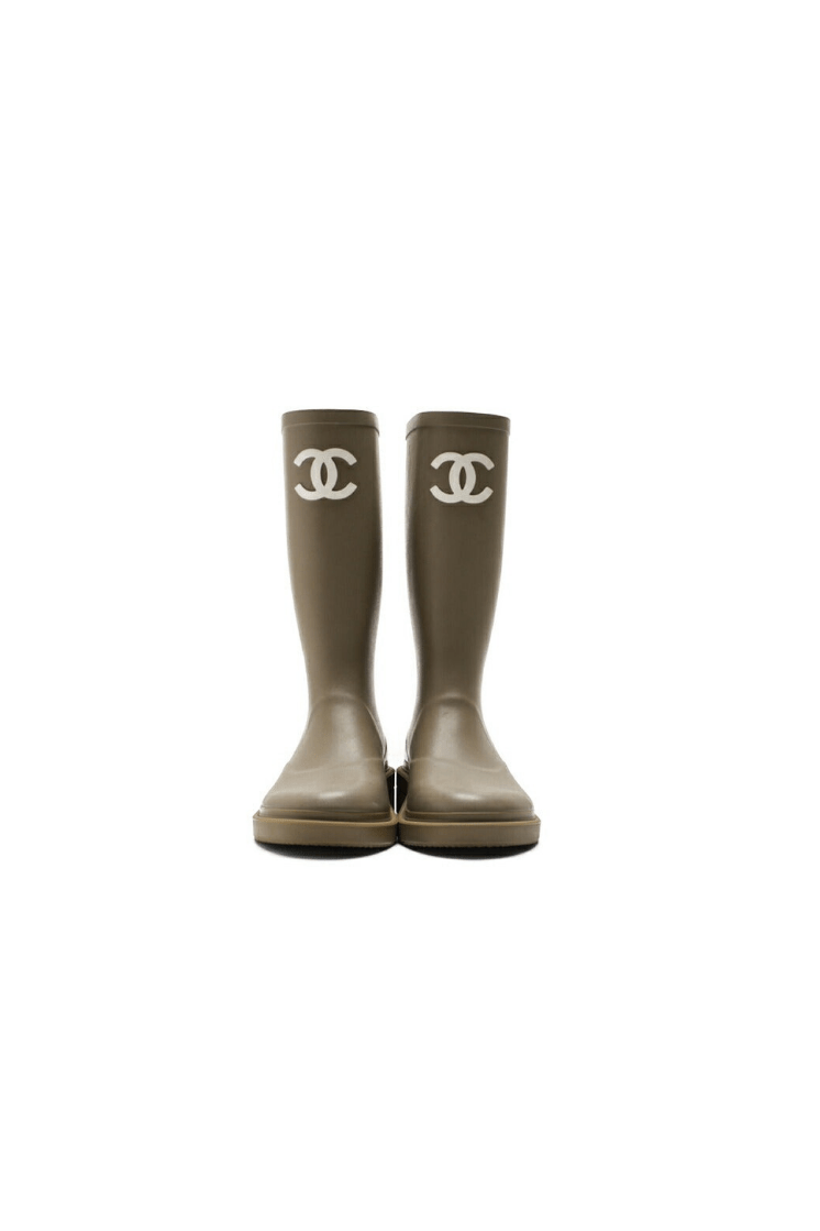 Elegante Damen Gummistiefel – Stilvolle, wasserdichte Regenstiefel in olivfarben mit Logo-Design.