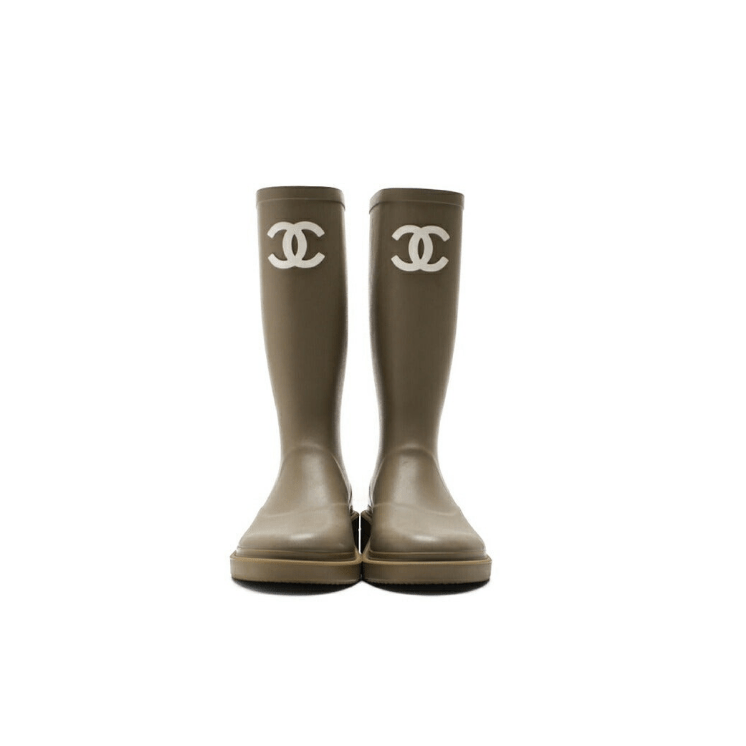 Elegante Damen Gummistiefel – Stilvolle, wasserdichte Regenstiefel in olivfarben mit Logo-Design.