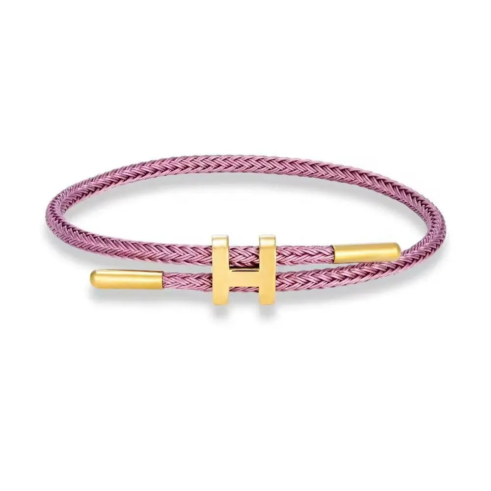 Luxora Armband – Eleganz trifft Minimalismus.