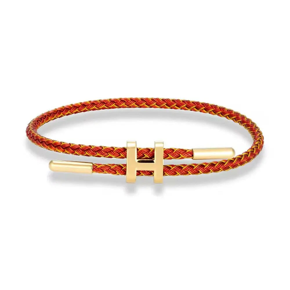 Luxora Armband – Eleganz trifft Minimalismus.