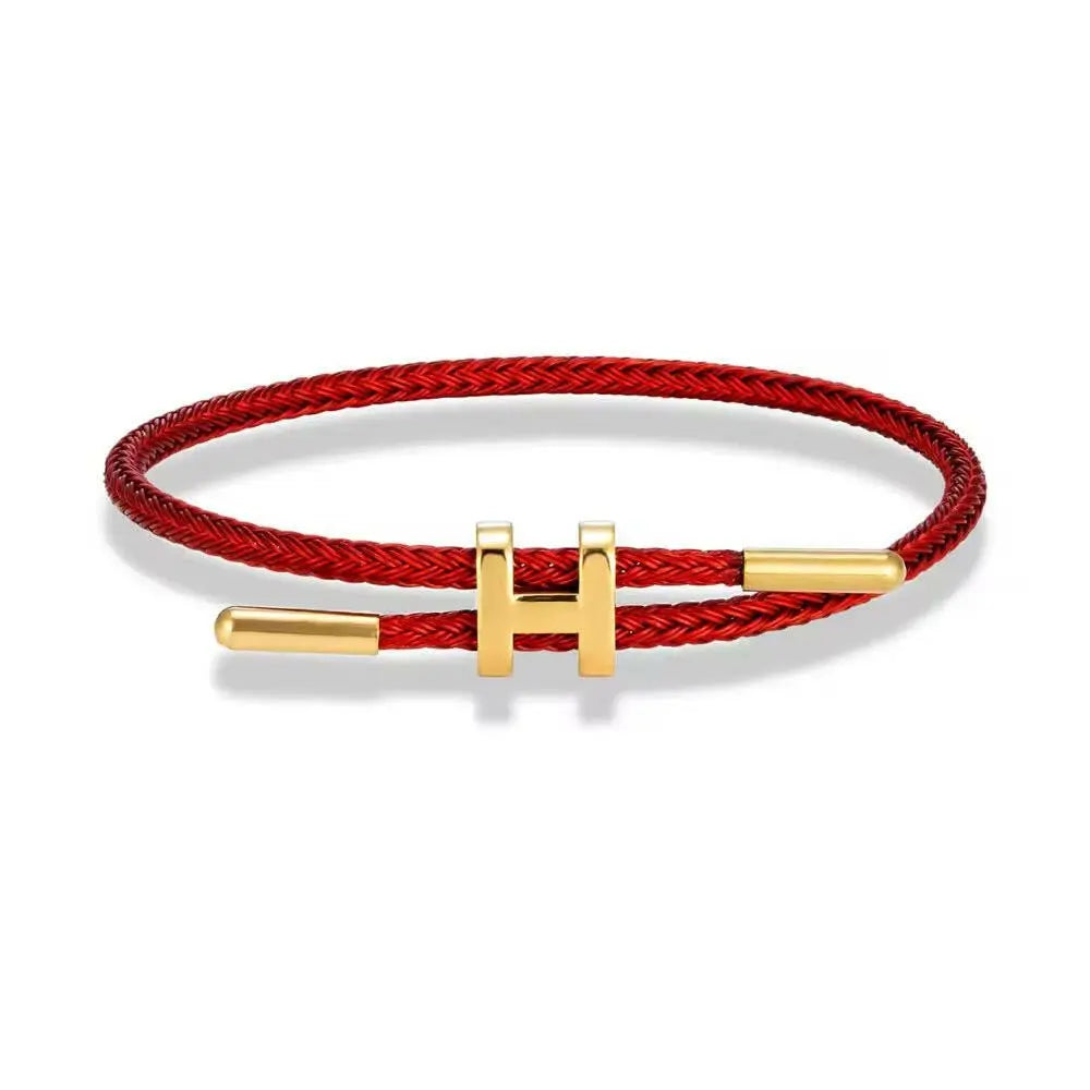 Luxora Armband – Eleganz trifft Minimalismus.