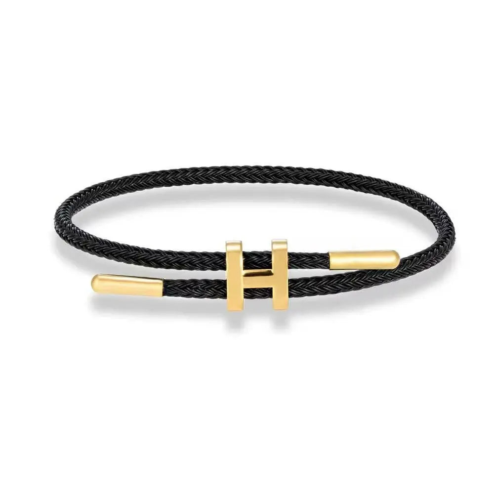 Luxora Armband – Eleganz trifft Minimalismus.
