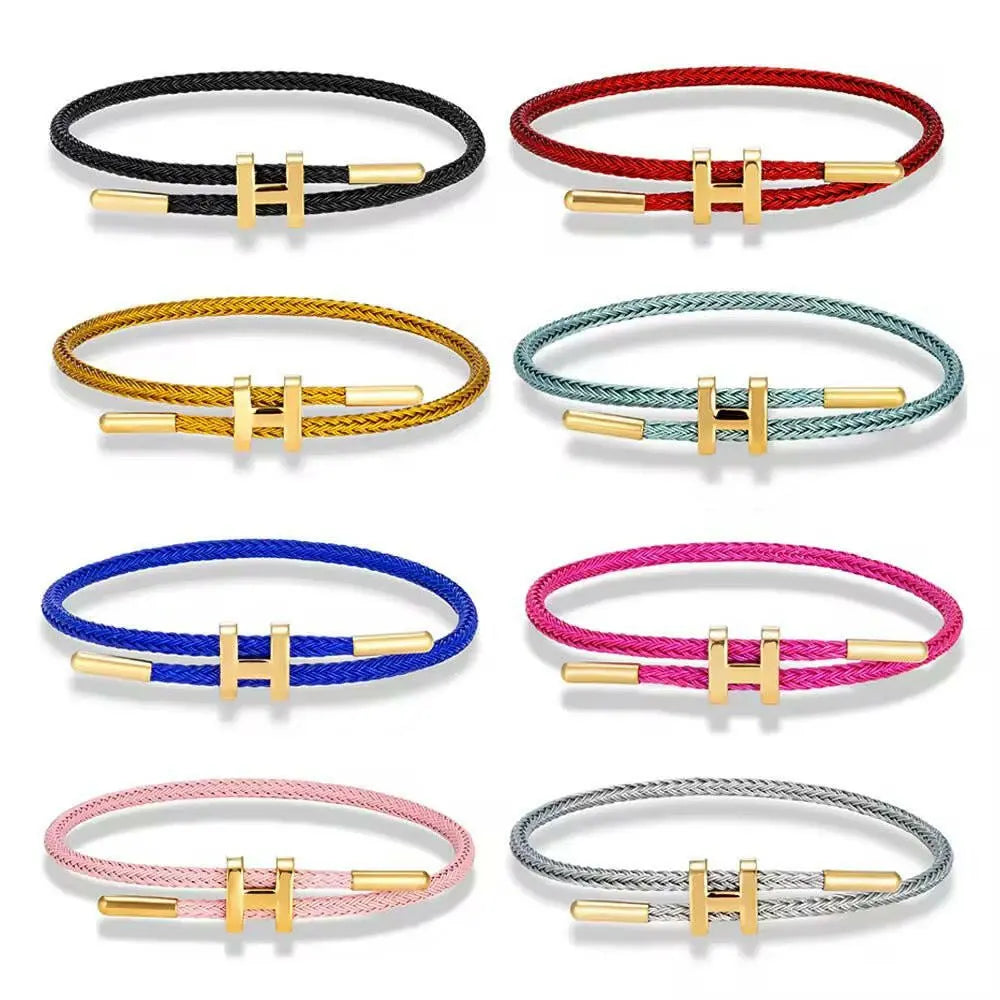 Luxora Armband – Eleganz trifft Minimalismus.
