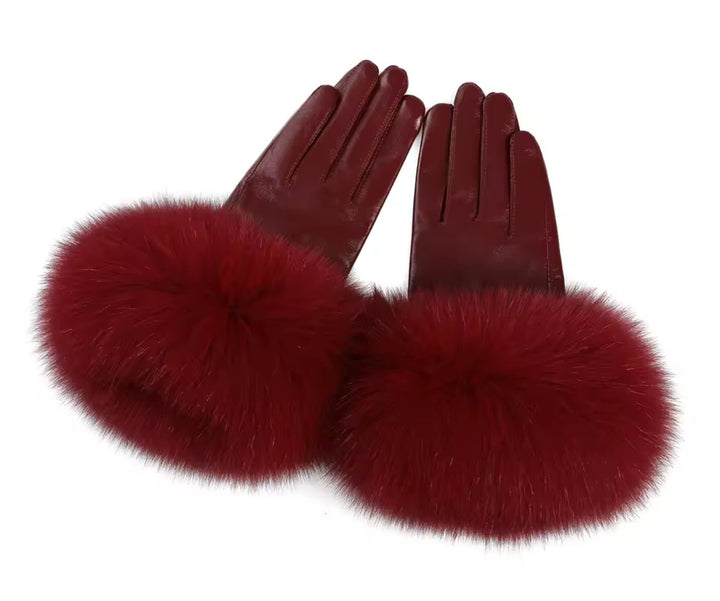 GLORIA – Elegante Luxus Kunstlederhandschuhe mit Kunstfell in tiefem Rot, warm und stilvoll für kalte Tage.