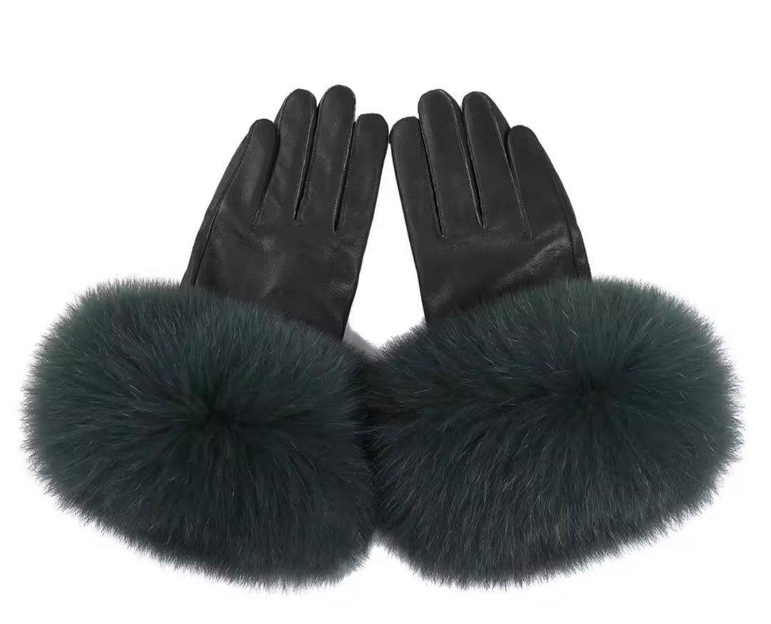 GLORIA – Elegante Luxus Kunstlederhandschuhe mit Kunstfell in elegantem Schwarz und luxuriösem Kunstfellbesatz.