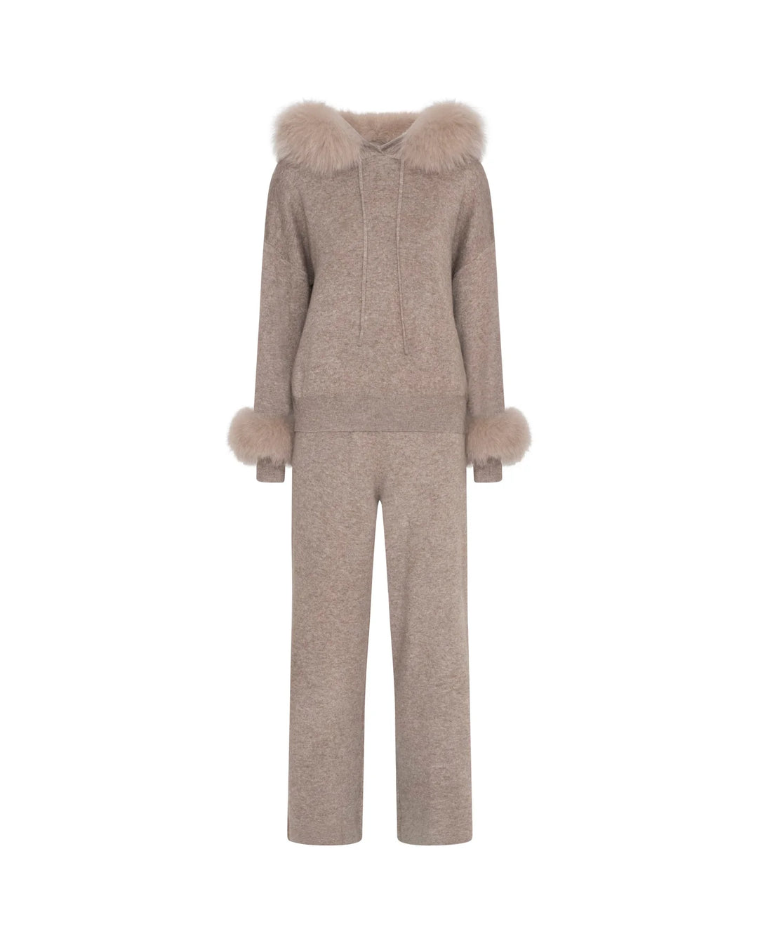 Amélie Chic Set in soft beige with fur-lined hoodie and cuffs, offering a stylish and elegant look for women.