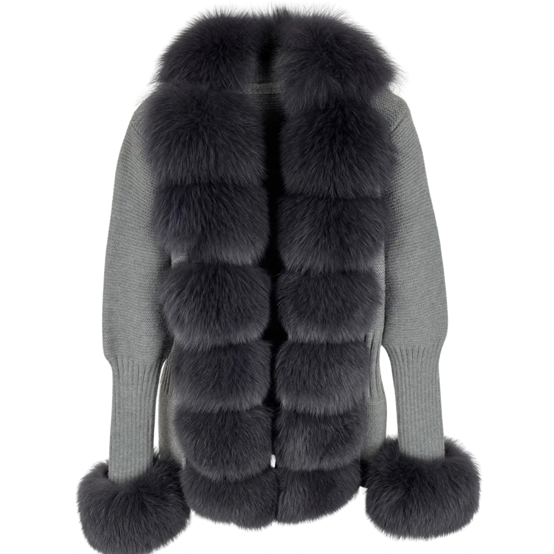 VELORIA – Winter Cardigan mit Kunstpelzkragen in Grau mit luxuriösem Kunstpelzkragen und Ärmeln.