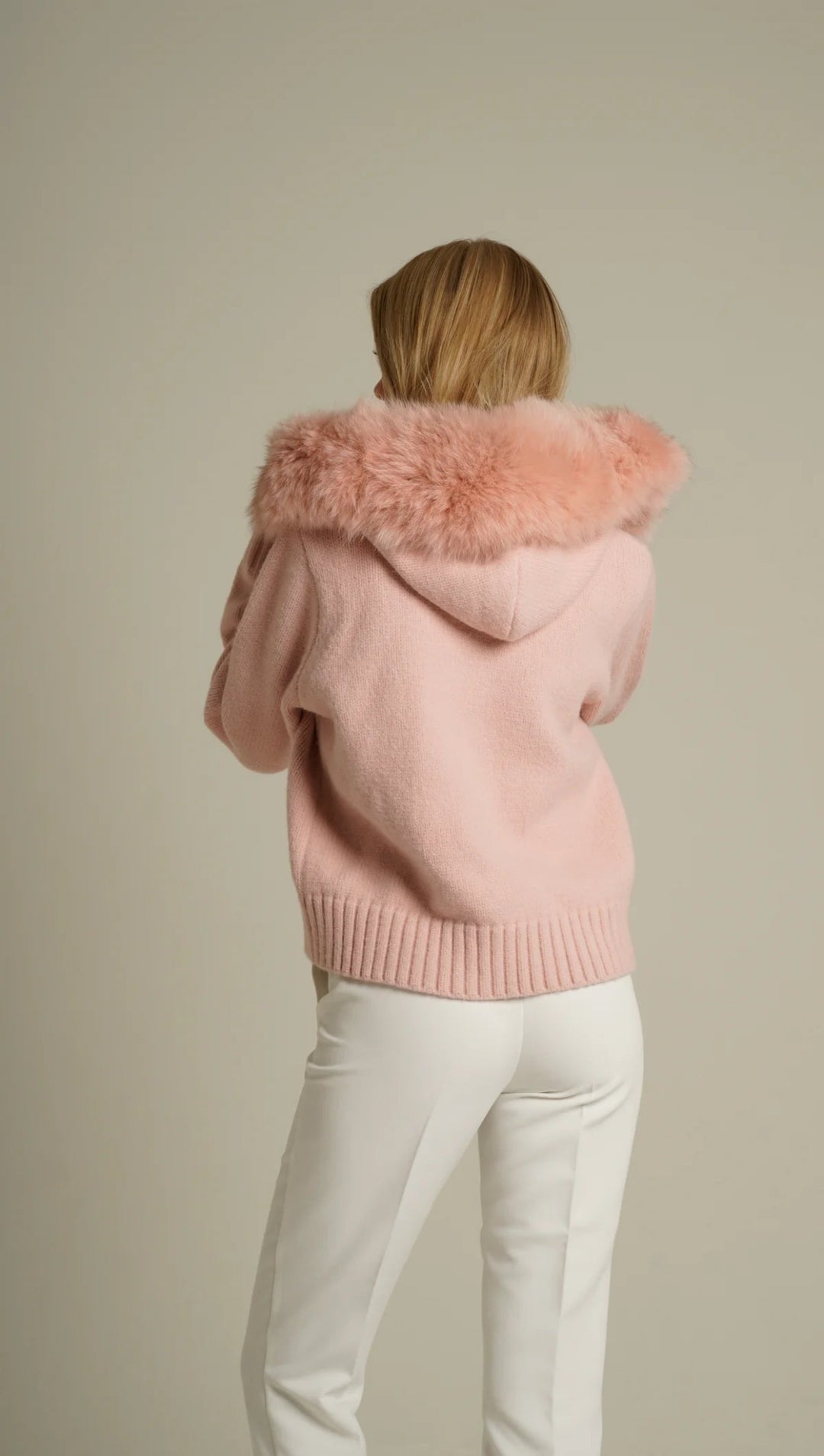 BELAMY – Chaleur Kapuzenpullover mit Fellbesatz in Pink, stylish und warm für Damenmode online kaufen.