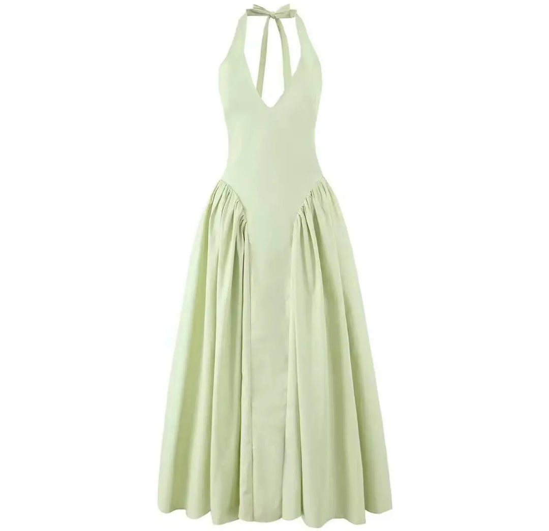 Evelyn Dress – Eleganz trifft Leichtigkeit.