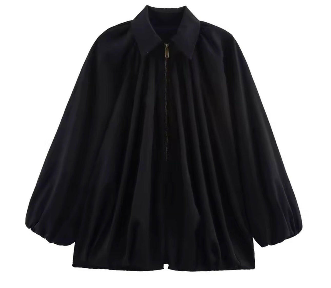 Miraéeparis Oversize Plissee-Bluse mit Ballonärmeln.