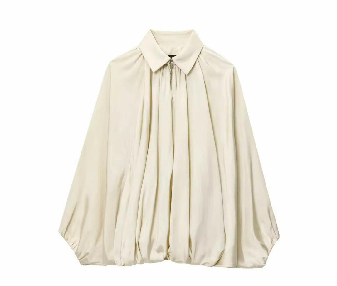 Miraéeparis Oversize Plissee-Bluse mit Ballonärmeln.