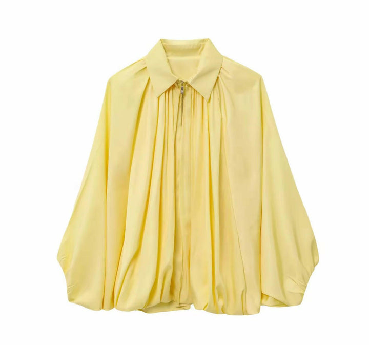 Miraéeparis Oversize Plissee-Bluse mit Ballonärmeln.
