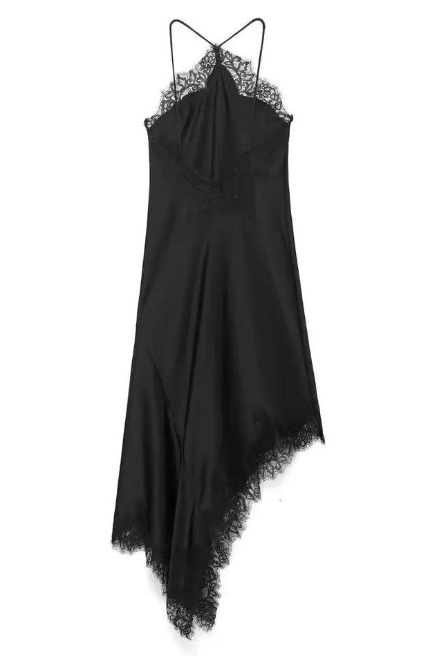 Elegantes Satin Slip Dress in Schwarz mit feiner Spitzenverzierung auf weißem Hintergrund.