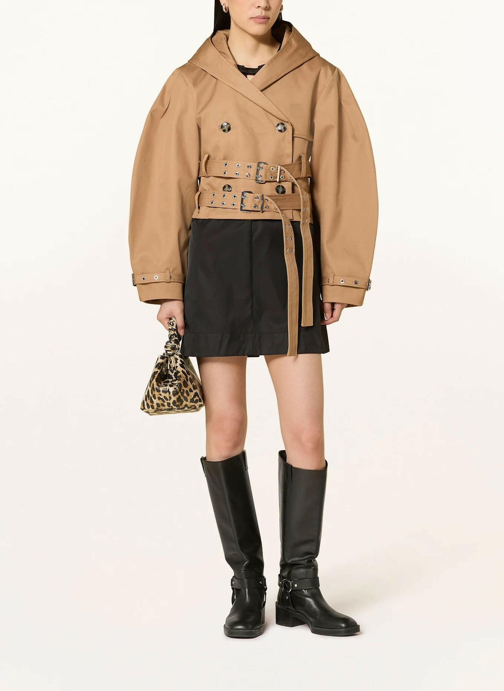 Cropped Trenchjacke Damen – Kurz, Camel, mit Doppelgürtel & Oversized-Ärmeln.