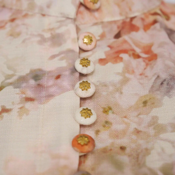 Elegantes Maxikleid mit floralem Print und Puffärmeln – Miraée Sommerkleid mit Gürtel.