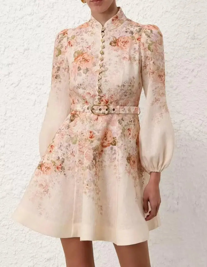 Miraée Paris – Vintage-Blumenkleid mit Puffärmeln & Taillengürtel.