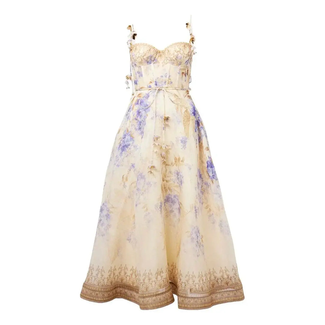 Romantisches Midikleid mit Bustier und floraler Stickerei – Pastell-Lila & Gold.