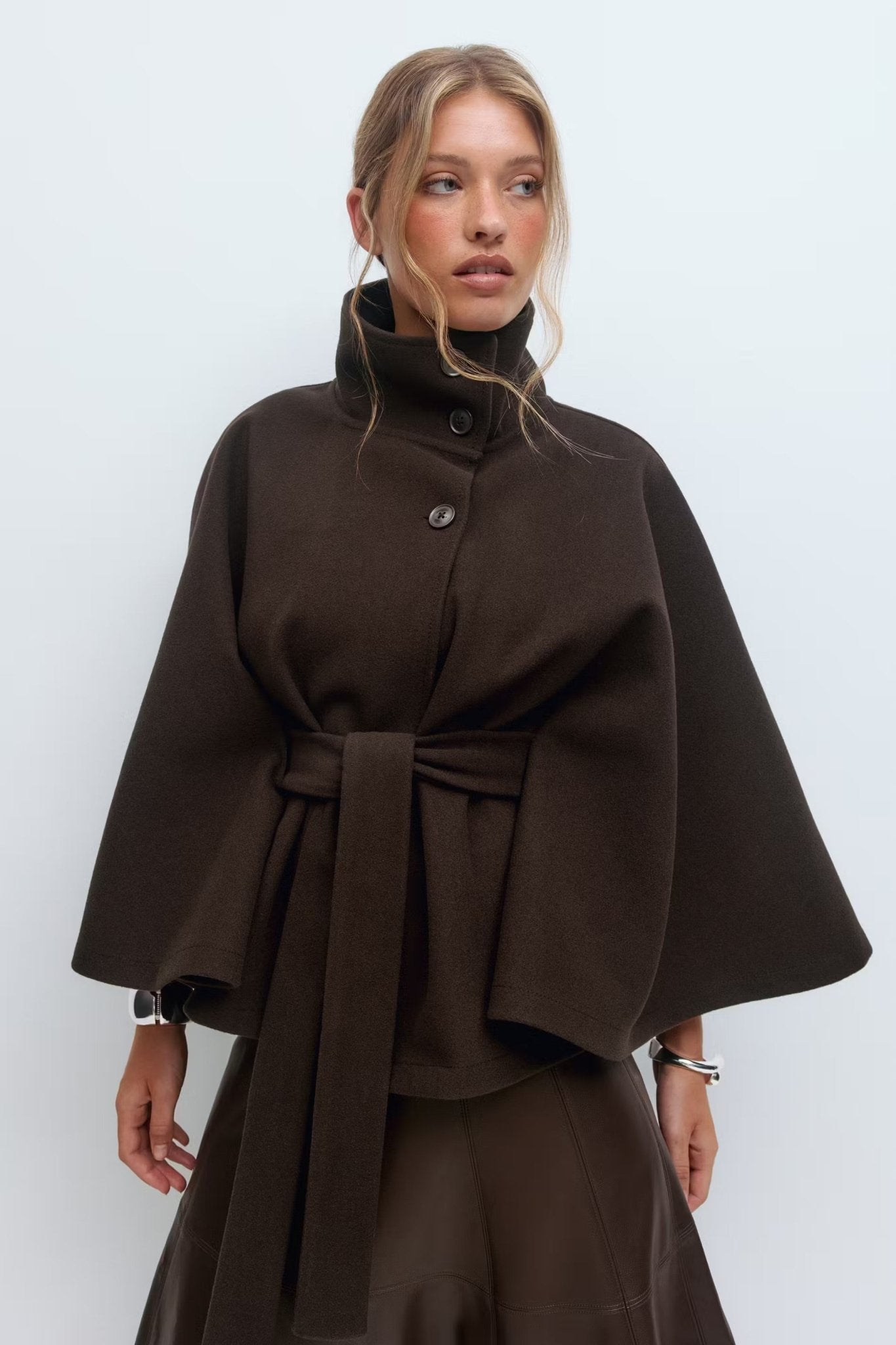 Miraeeparis Cape - Jacke mit Gürtel – Elegante Damenjacke im Designer - Stil - Miraee Paris