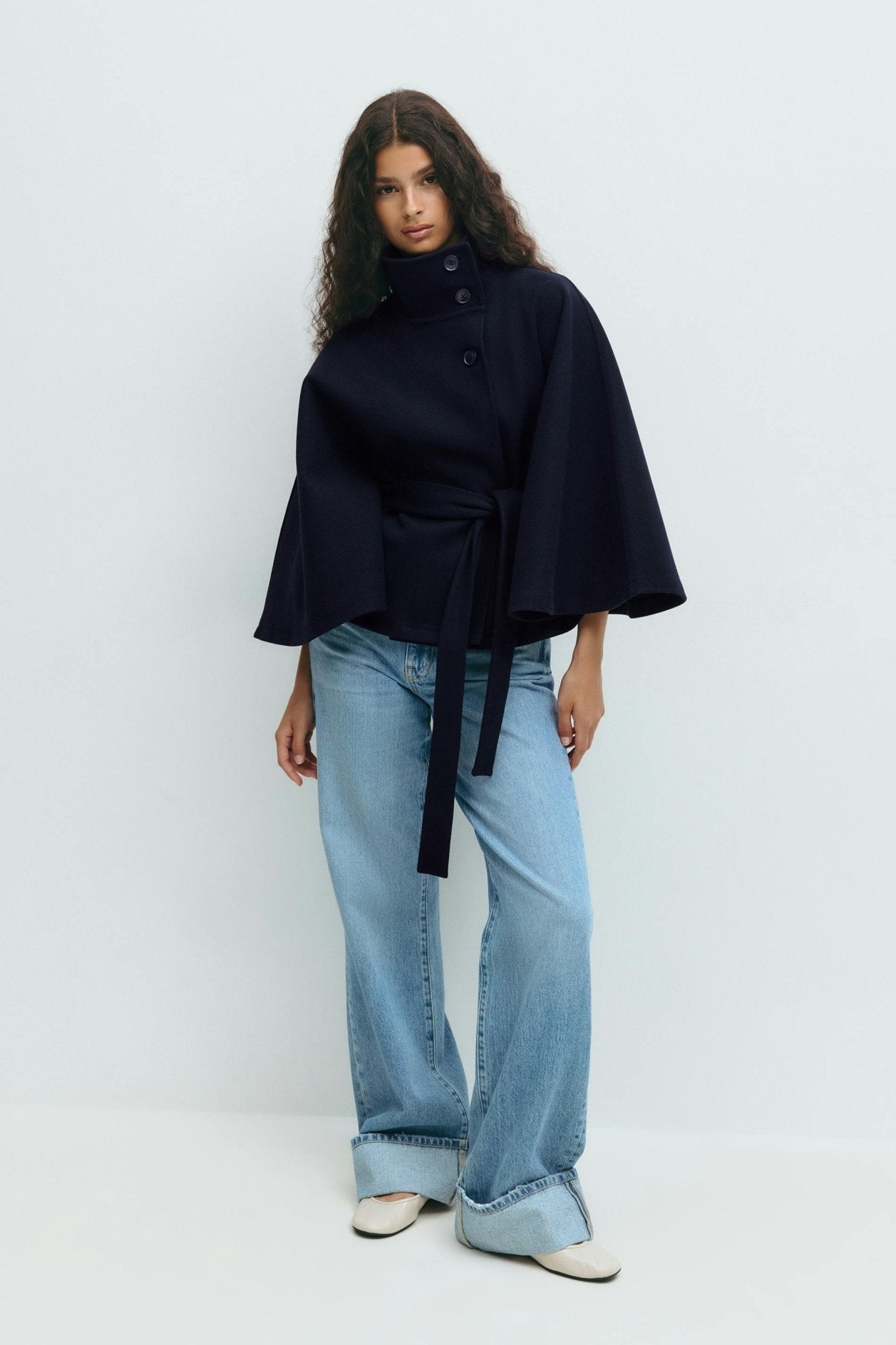 Miraeeparis Cape - Jacke mit Gürtel – Elegante Damenjacke im Designer - Stil - Miraee Paris