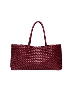MIRAEE-UNIFORM-2026 | NORA – Geflochtene Shopper Tote Bag mit Top Handle – Burgundy – freigestellte Produktansicht auf weißem Hintergrund