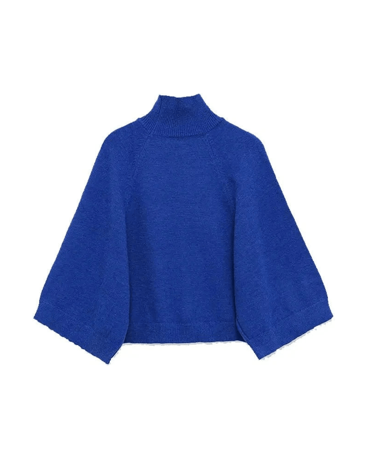 MIRAEE-UNIFORM-2026 | NORA – Oversize Strickpullover mit Stehkragen – Blau – freigestellte Produktansicht auf weißem Hintergrund