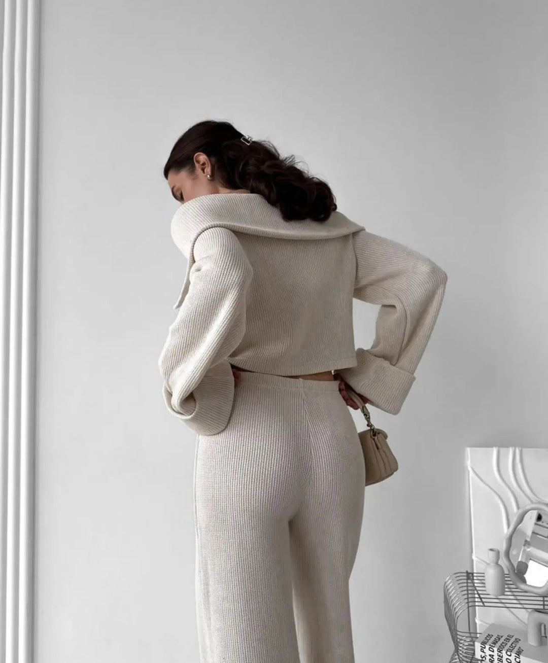 Off - Shoulder Knit Set – Elegante Zweiteiler von Miraéeparis - Miraee Paris