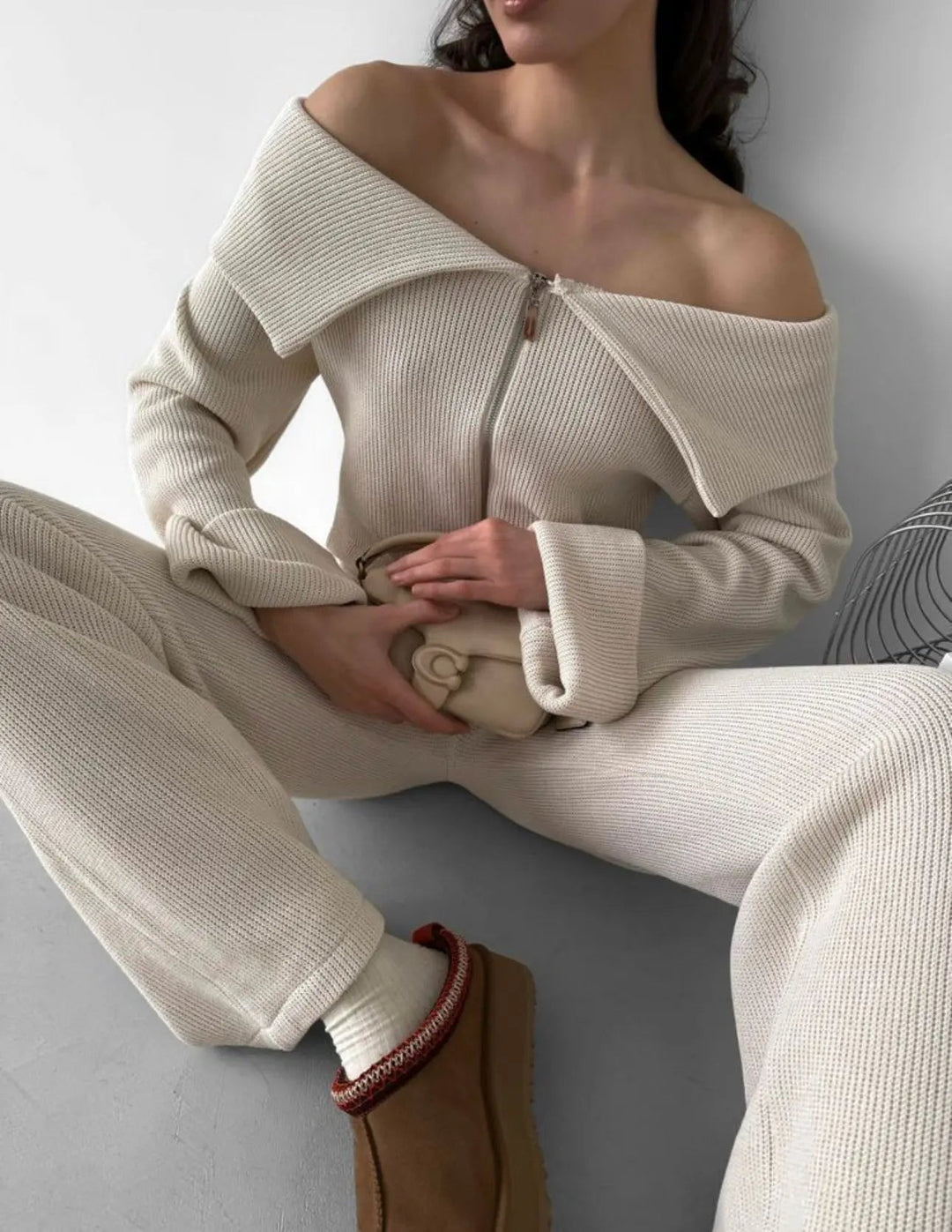 Off - Shoulder Knit Set – Elegante Zweiteiler von Miraéeparis - Miraee Paris