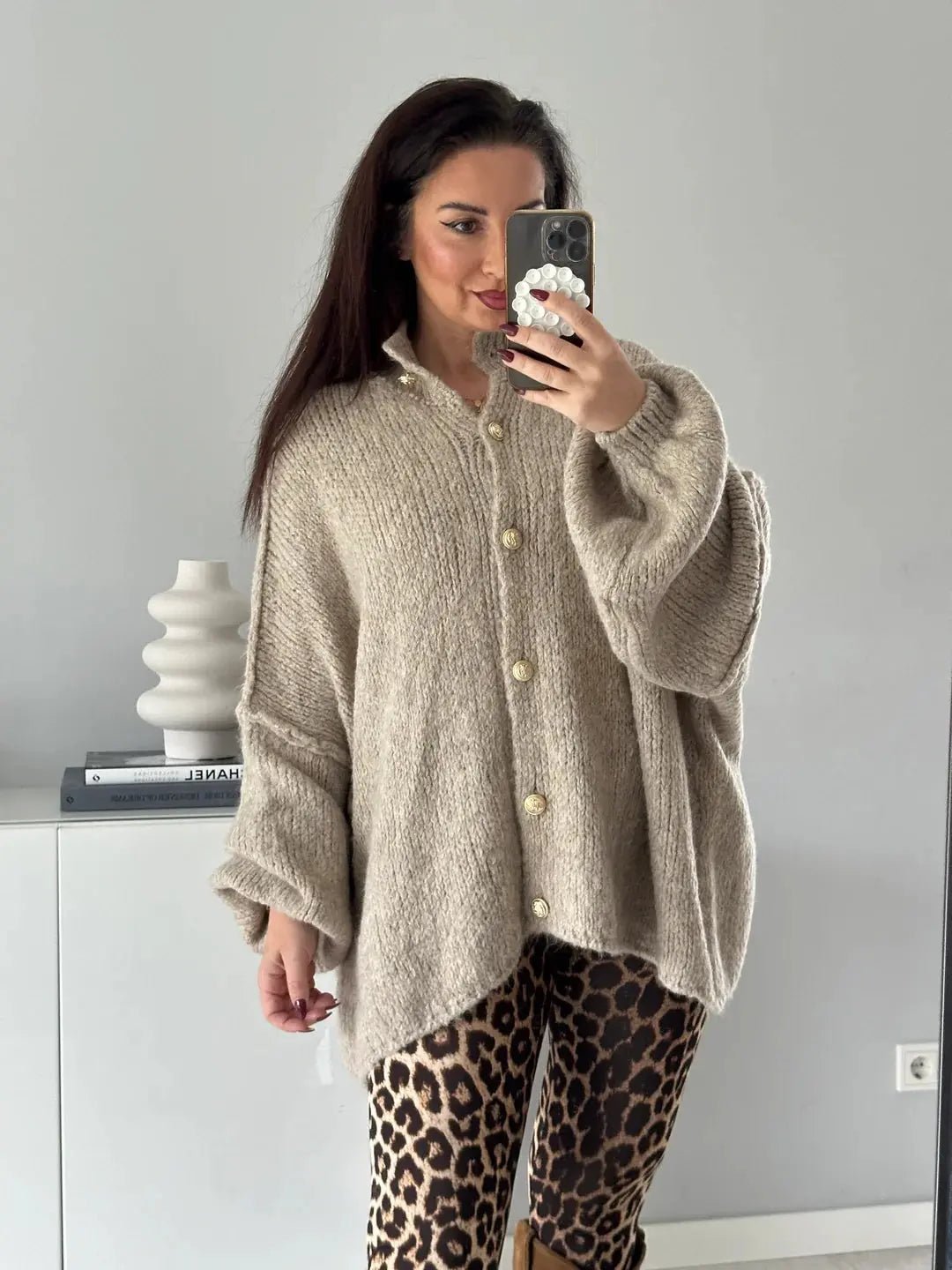 Oversize Damen Cardigan aus weicher Wollmischung - Miraee Paris