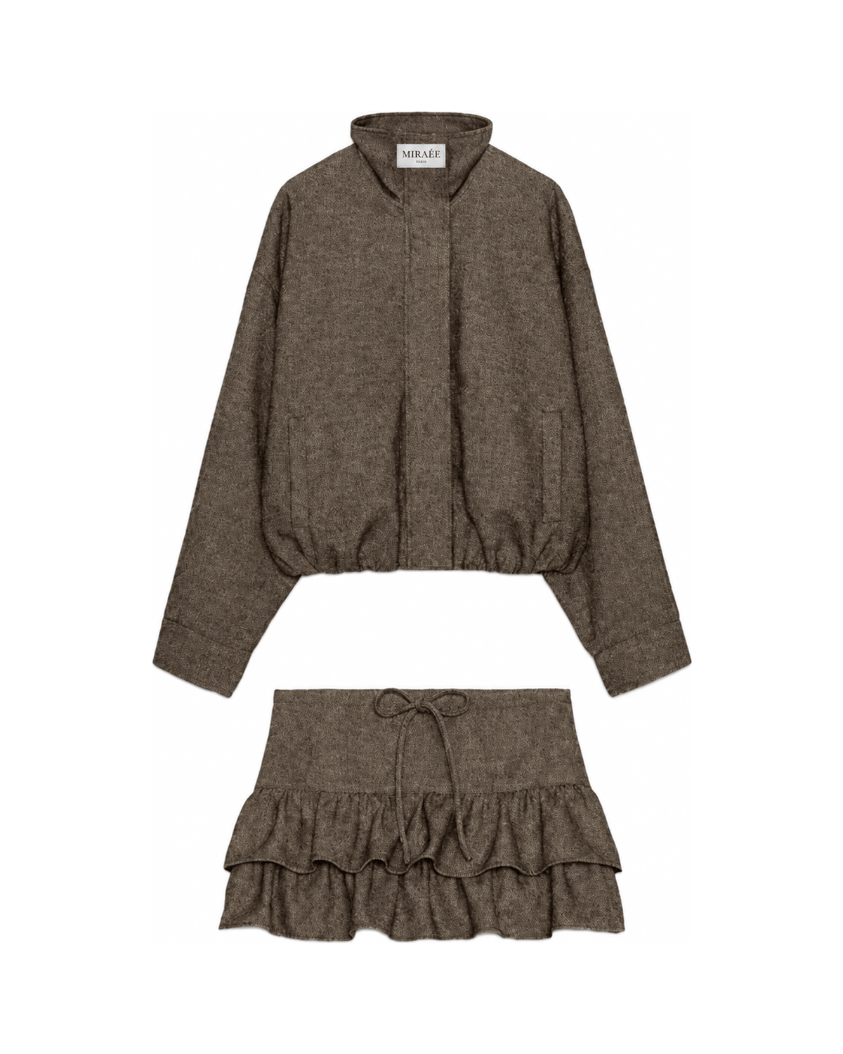 MIRAEE-UNIFORM-2026 | PLISSÉ – Elegantes Jacke & Rock Set mit Stehkragen – freigestellte Produktansicht auf weißem Hintergrund