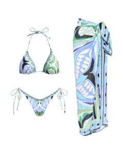 MIRAEE-UNIFORM-2026 | RIVIERA – Printed Tanga Bikini-Set mit Muster – Set 2 – freigestellte Produktansicht auf weißem Hintergrund
