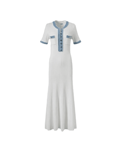 MIRAEE-UNIFORM-2026 | SIENA – Elegantes Damenkleid im Pariser Stil – Weiß – freigestellte Produktansicht auf weißem Hintergrund